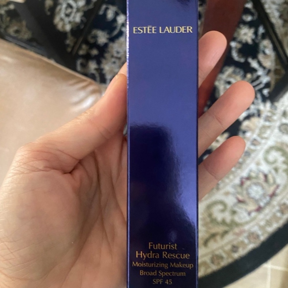 Estée Lauder Futurist Hydra Rescue Foundation - Blue and Gold